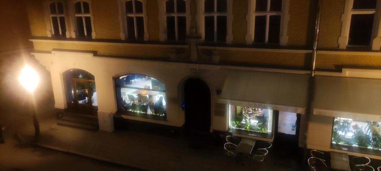 Private Apartament Wroniecka 6 - Parking Poznan Exterior photo
